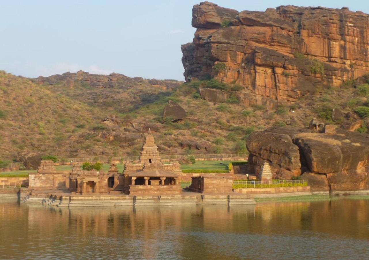 Agastya Villa By Veo - Part Of Stayvista Badami Zewnętrze zdjęcie